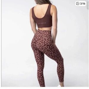 Balance Athletica King Cheetah Dusk‎ Leggings
Small excellent condition